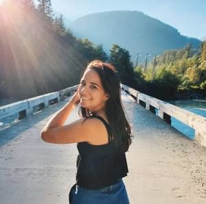 Meet your Posher, Valeria